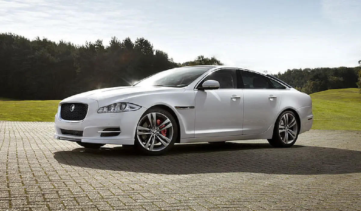 Jaguar - XJ Premium Luxury 2.0L - Best Car Rentals - Best Preowned Car - Exclusive Concierge Club.webp